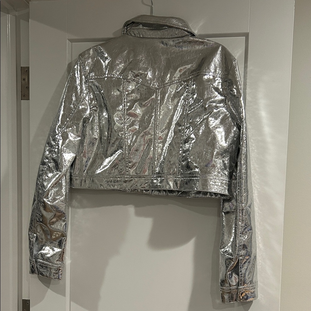 Forever 21 Shiny Silver Women's Snap Close Jacket - Picture 3 of 3